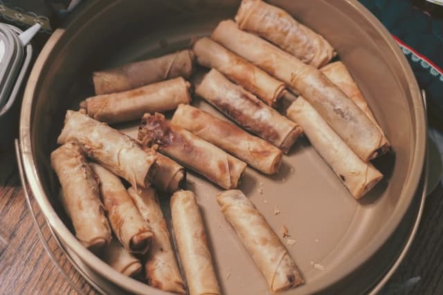Chinese Spring Rolls by Joshua Hoehne from Unsplash